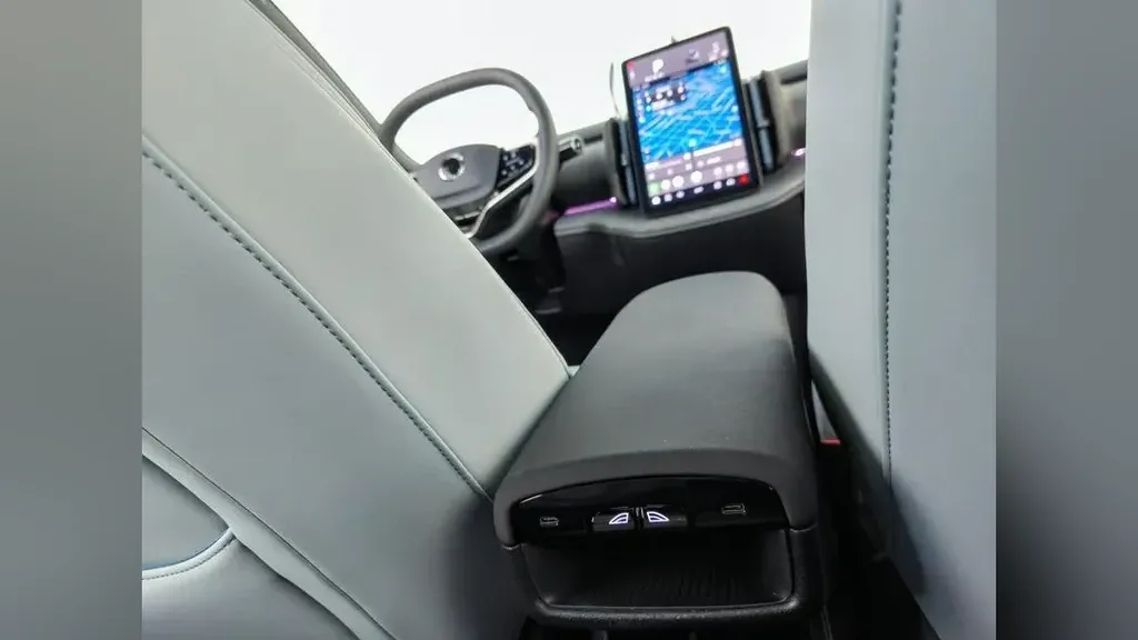 Volvo EX30 - Imagem 13