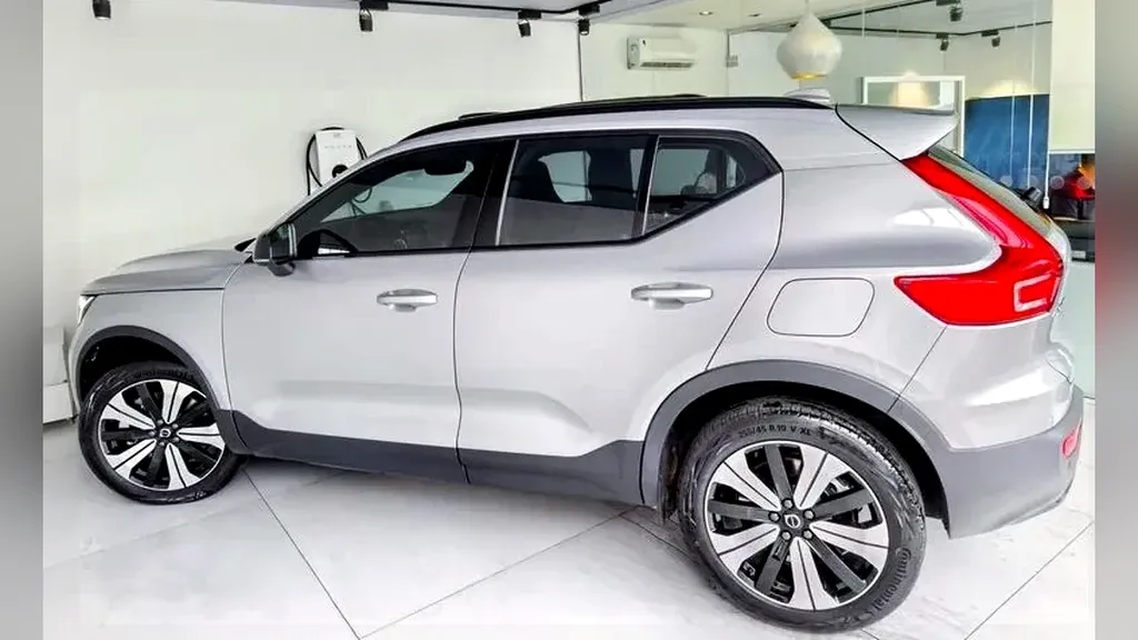 Volvo XC40 Recharge - Imagem 6