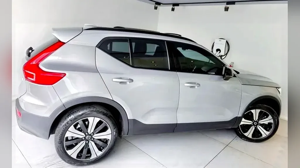 Volvo XC40 Recharge - Imagem 7