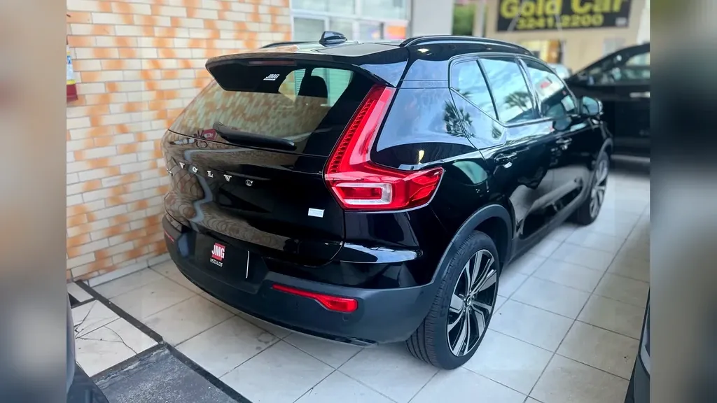 Volvo XC40 Recharge - Imagem 9