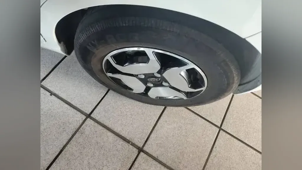 JAC E-JS1 - Imagem 12