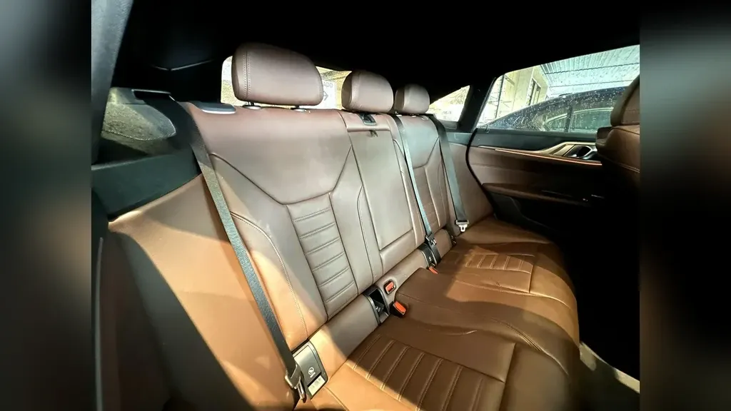 BMW I4 Edrive40 - Imagem 12