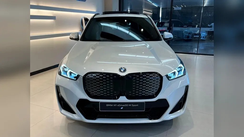 BMW IX1 - Imagem 3