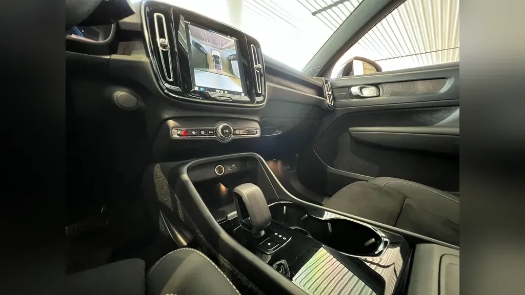 Volvo C40 Recharge - Imagem 8