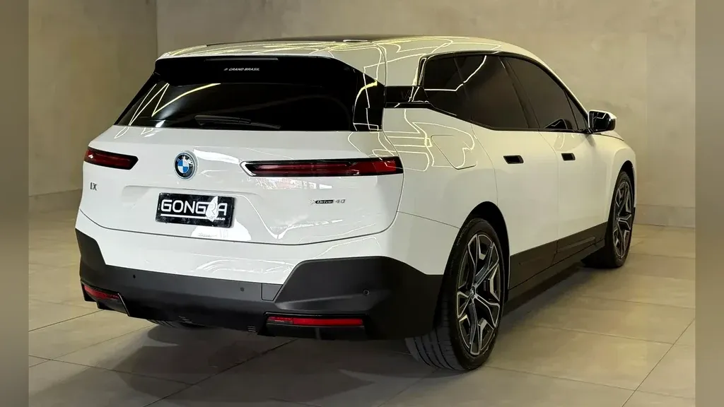 BMW Ix - Imagem 2