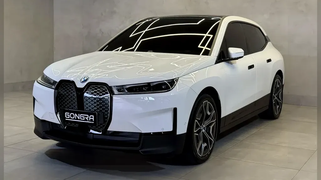 BMW Ix - Imagem 4