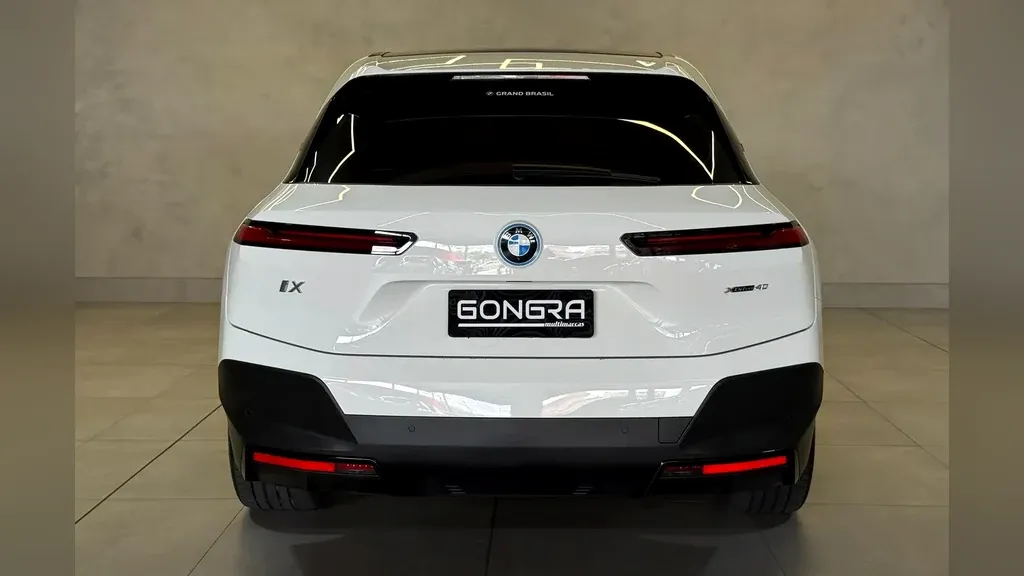 BMW Ix - Imagem 7