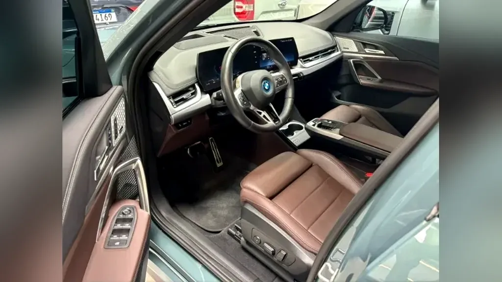 BMW IX1 - Imagem 6