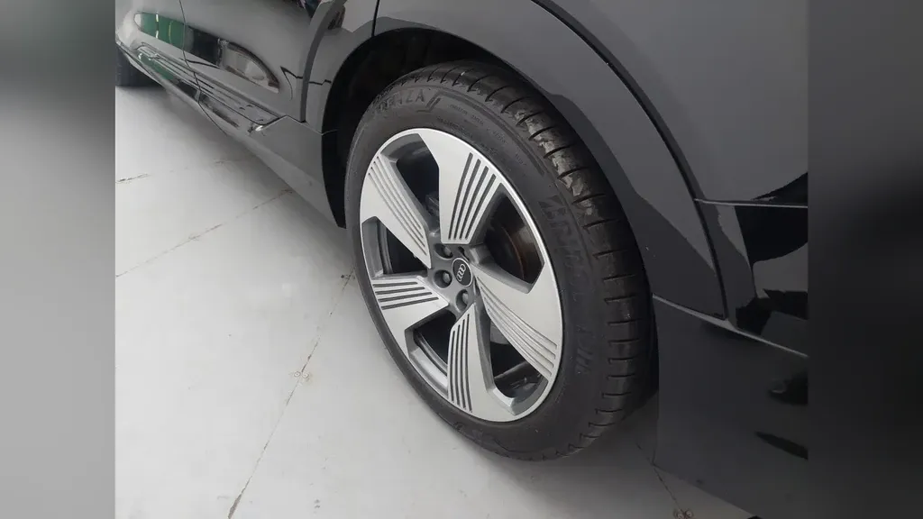 Audi E-tron Sportback - Imagem 12