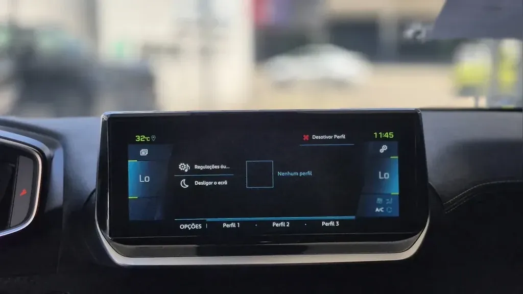 Peugeot E-2008 - Imagem 11