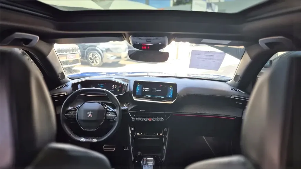 Peugeot E-2008 - Imagem 17