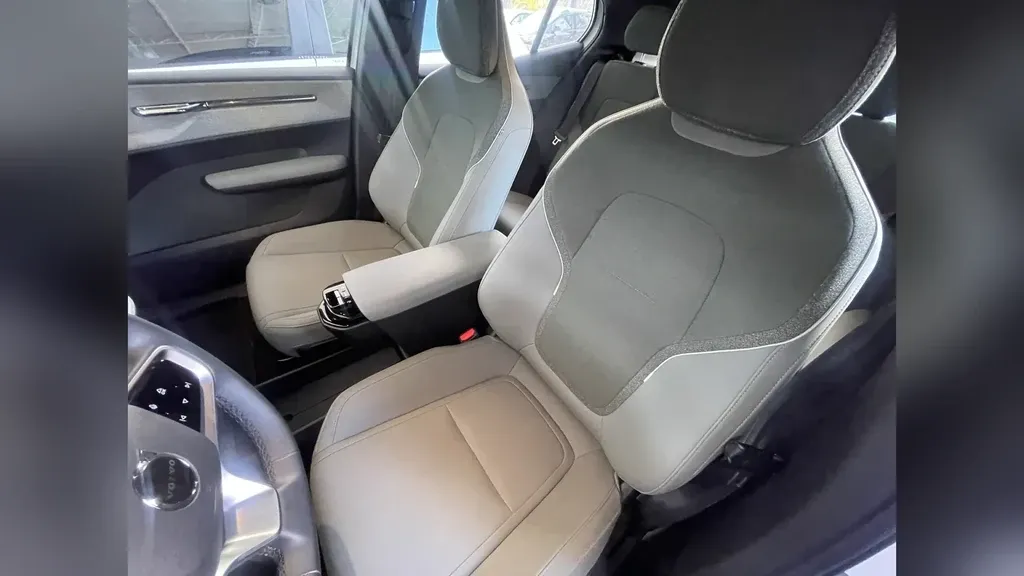 Volvo EX30 - Imagem 4