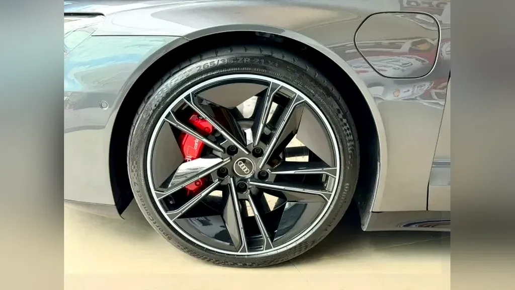 Audi Rs E-tron  GT - Imagem 5