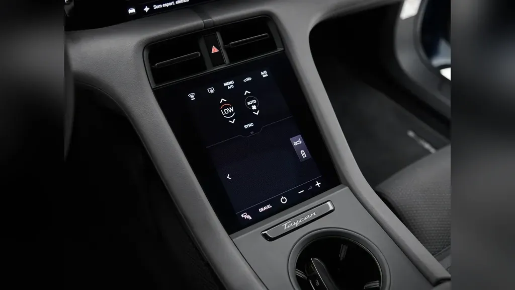 Porsche Taycan - Imagem 11