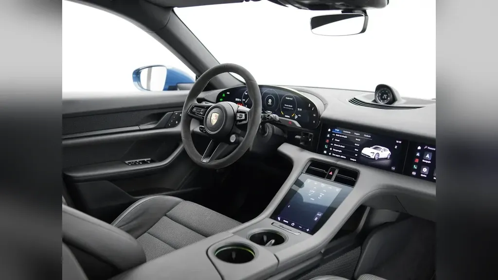 Porsche Taycan - Imagem 15