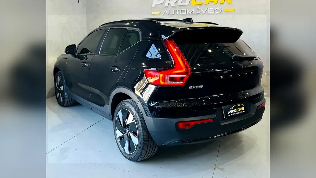 Volvo EX40 - Imagem 2