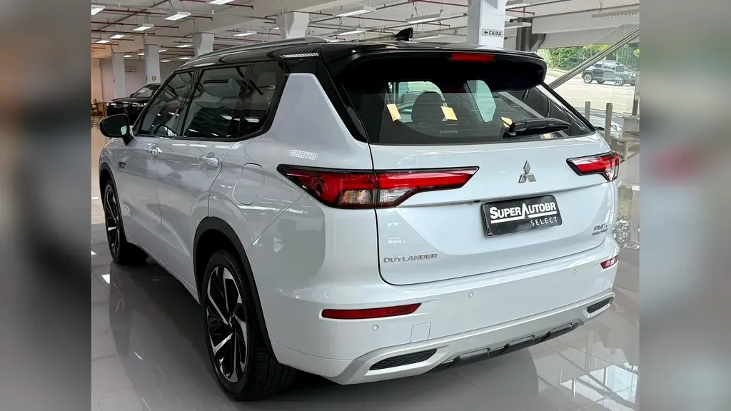 Mitsubishi Outlander - Imagem 6