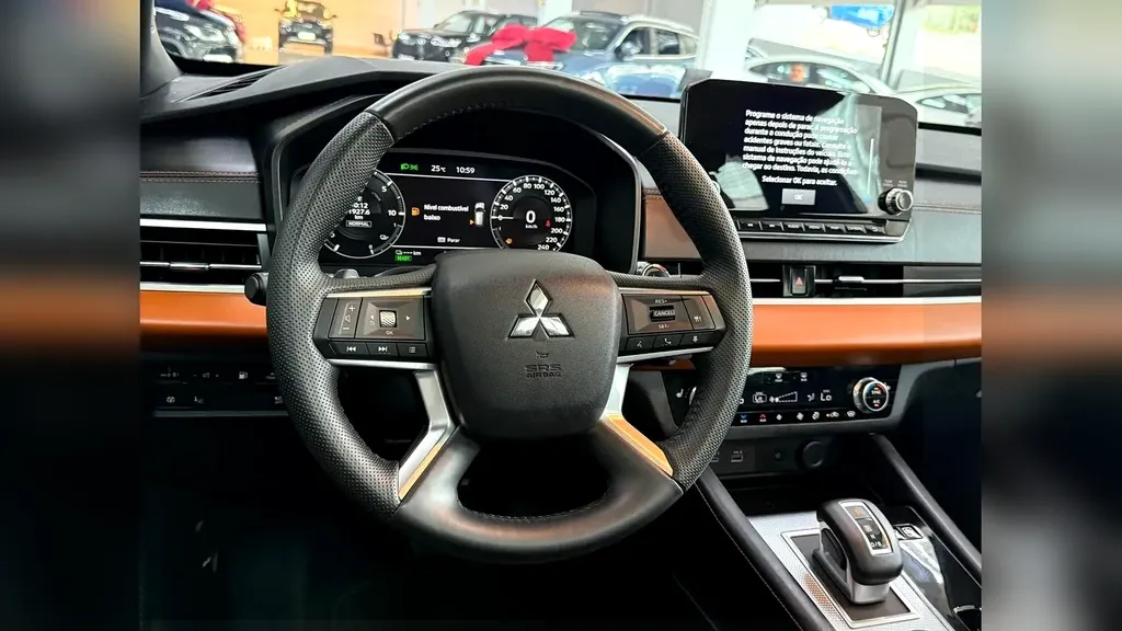 Mitsubishi Outlander - Imagem 10