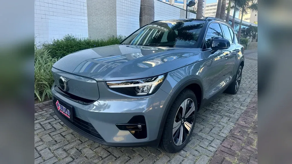 Foto de um volvo xc40 recharge