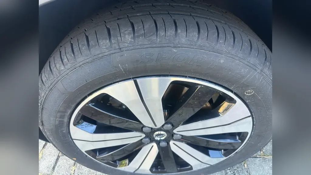 Volvo XC40 Recharge - Imagem 5