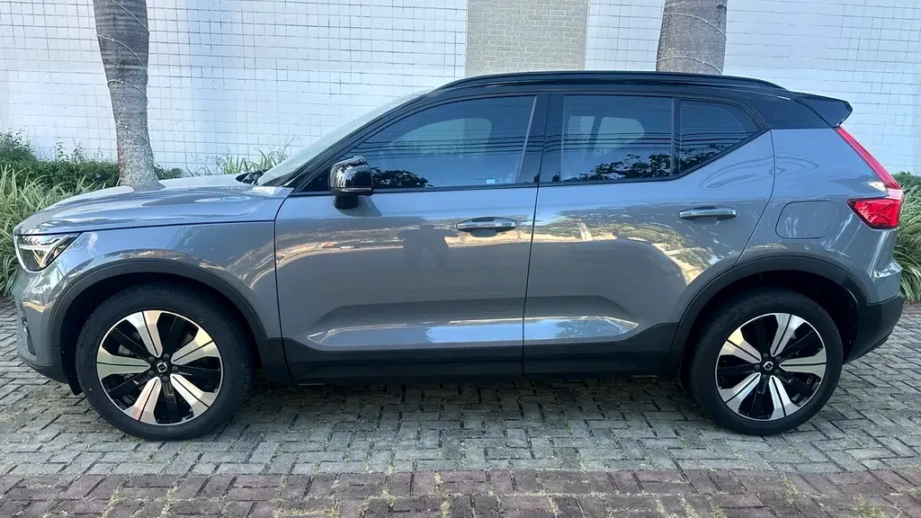 Volvo XC40 Recharge - Imagem 8