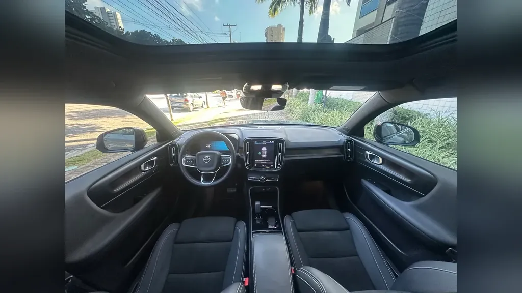 Volvo XC40 Recharge - Imagem 10