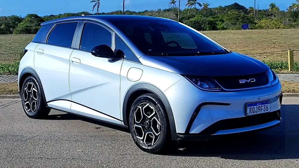 Foto de um byd dolphin plus