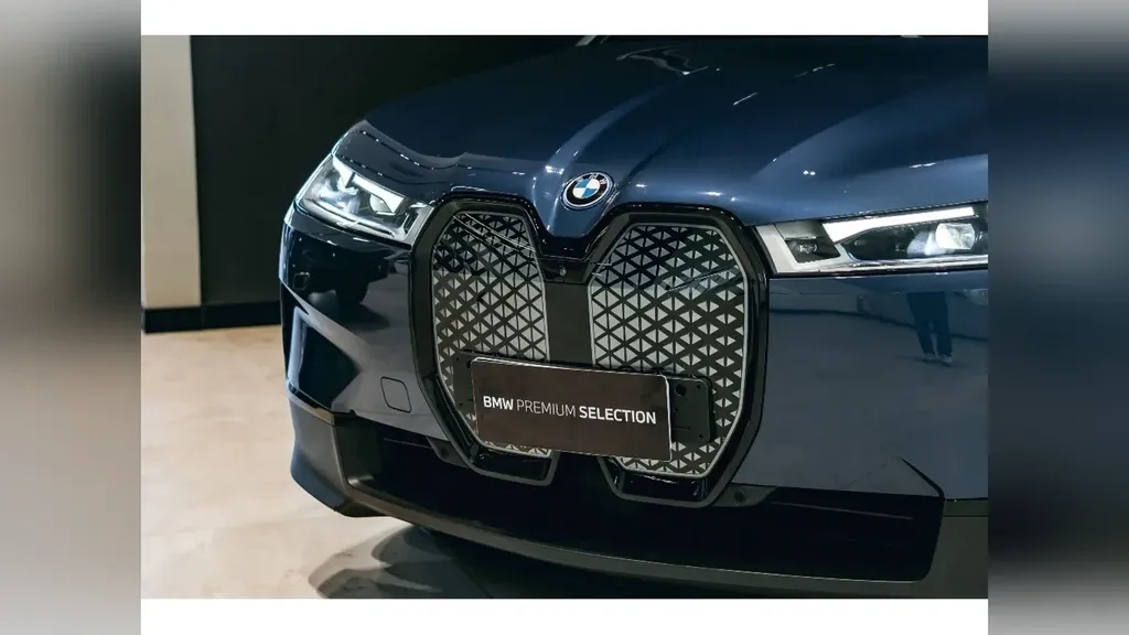 BMW Ix - Imagem 2
