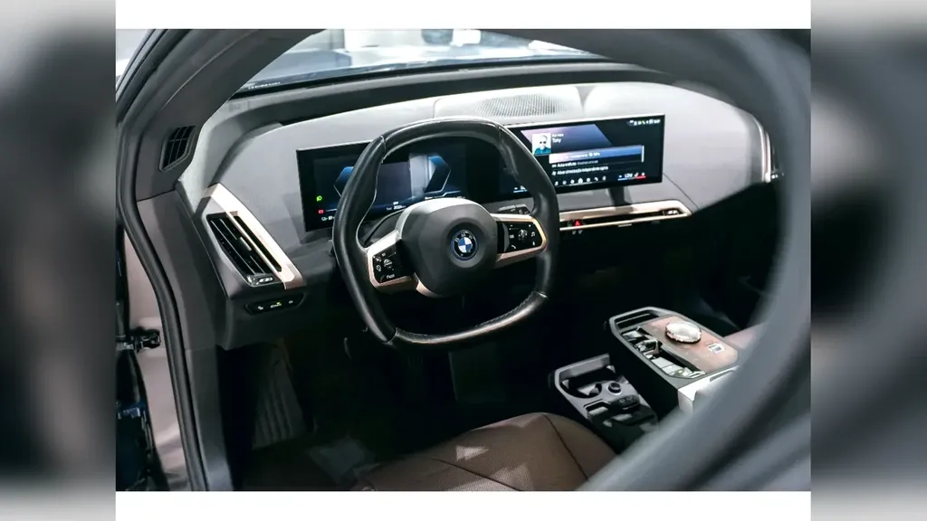 BMW Ix - Imagem 10