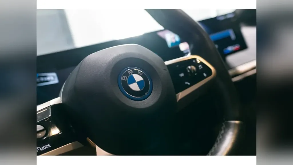 BMW Ix - Imagem 14