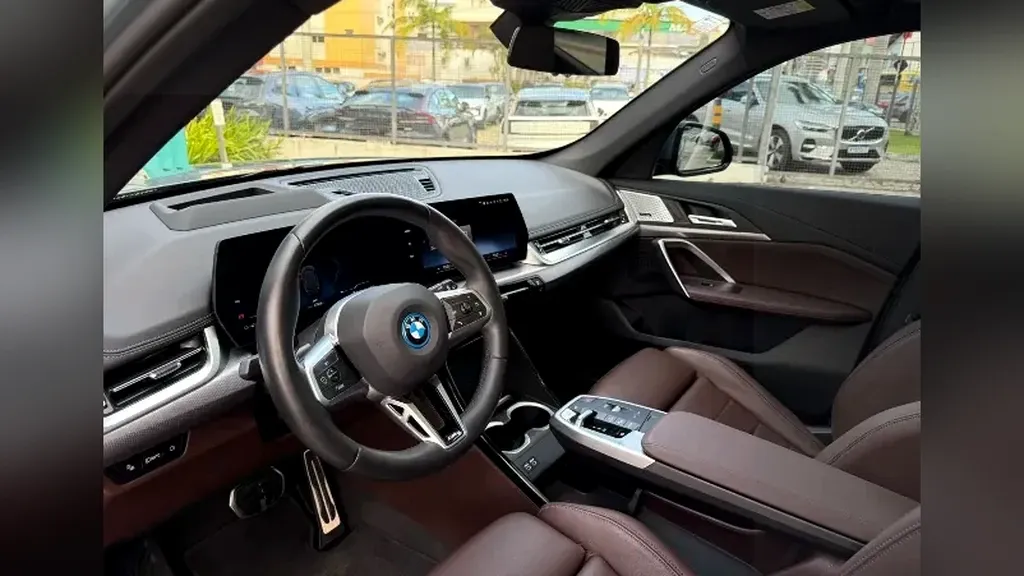 BMW IX1 - Imagem 5