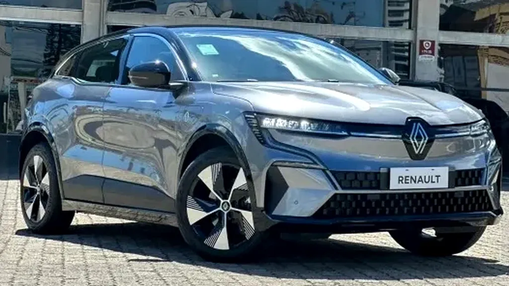 Foto de um renault megane e-tech electric