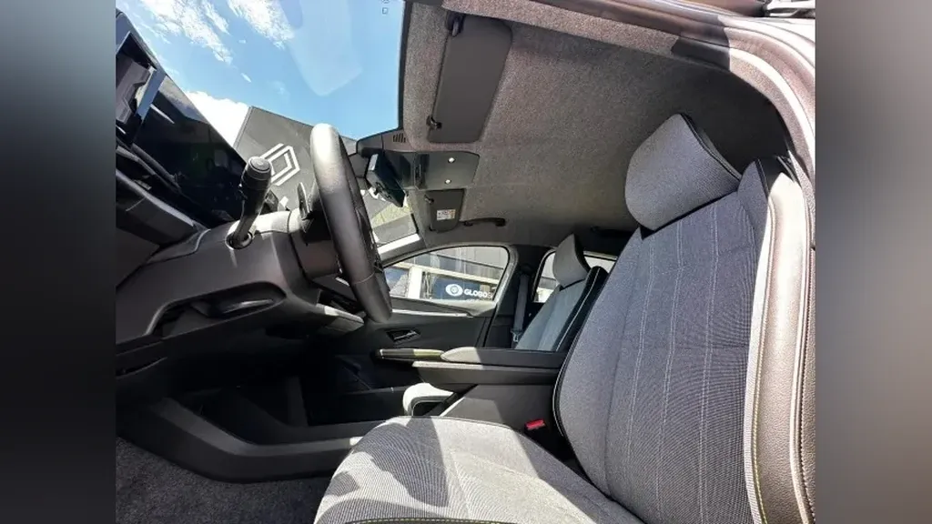 Renault Megane E-tech Electric - Imagem 15