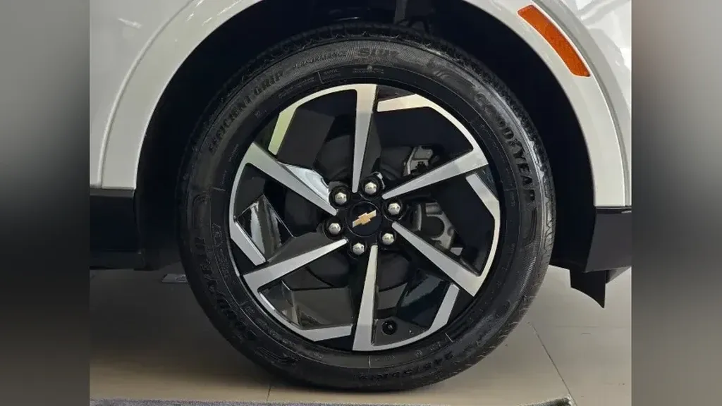 Chevrolet Equinox EV - Imagem 13