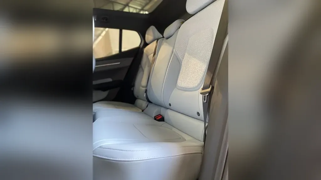 Volvo EX30 - Imagem 12