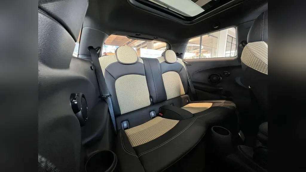 Mini CooperSE - Imagem 13