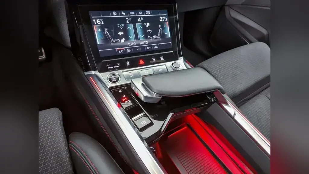 Audi Q8 E-tron - Imagem 13