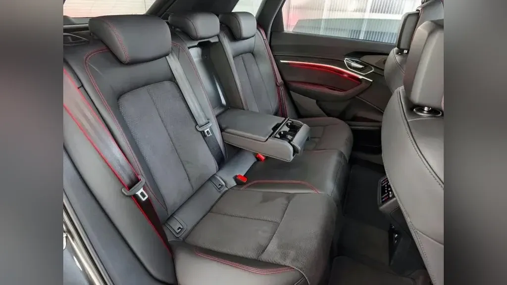 Audi Q8 E-tron - Imagem 18