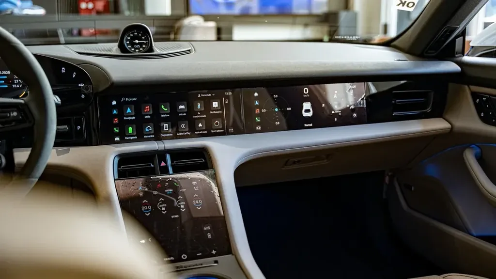 Porsche Taycan - Imagem 17