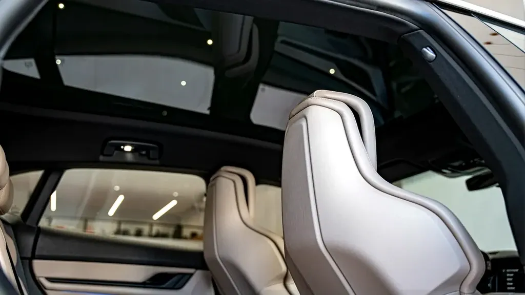 Porsche Taycan - Imagem 19