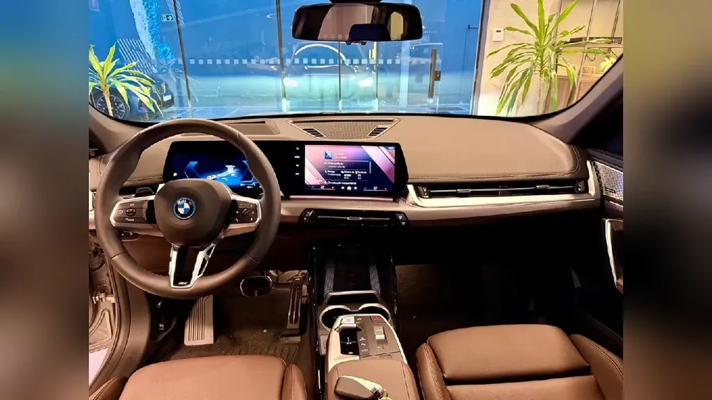 BMW IX1 - Imagem 8