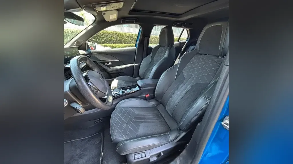 Peugeot E-2008 - Imagem 9