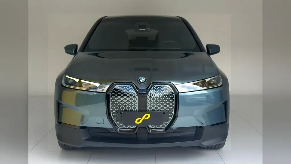 BMW Ix - Imagem 2