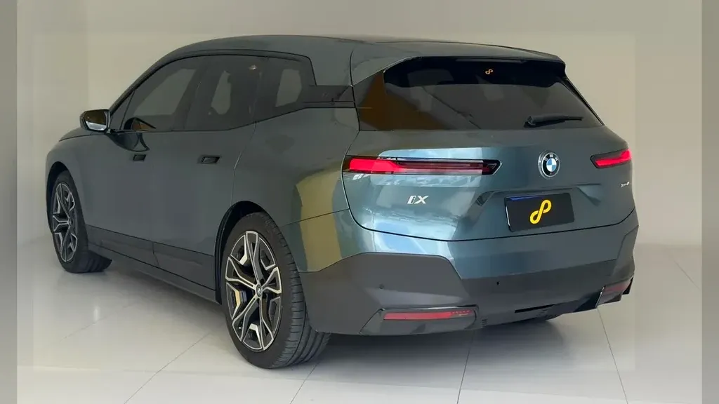 BMW Ix - Imagem 18