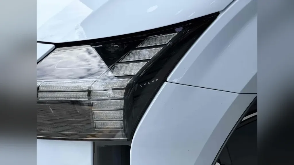 Volvo EX30 - Imagem 4