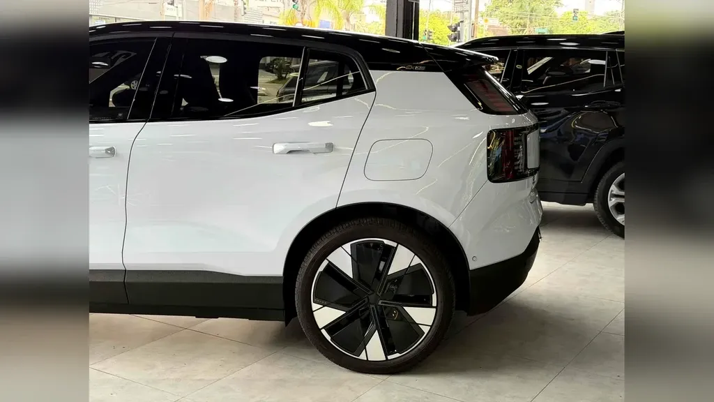 Volvo EX30 - Imagem 5