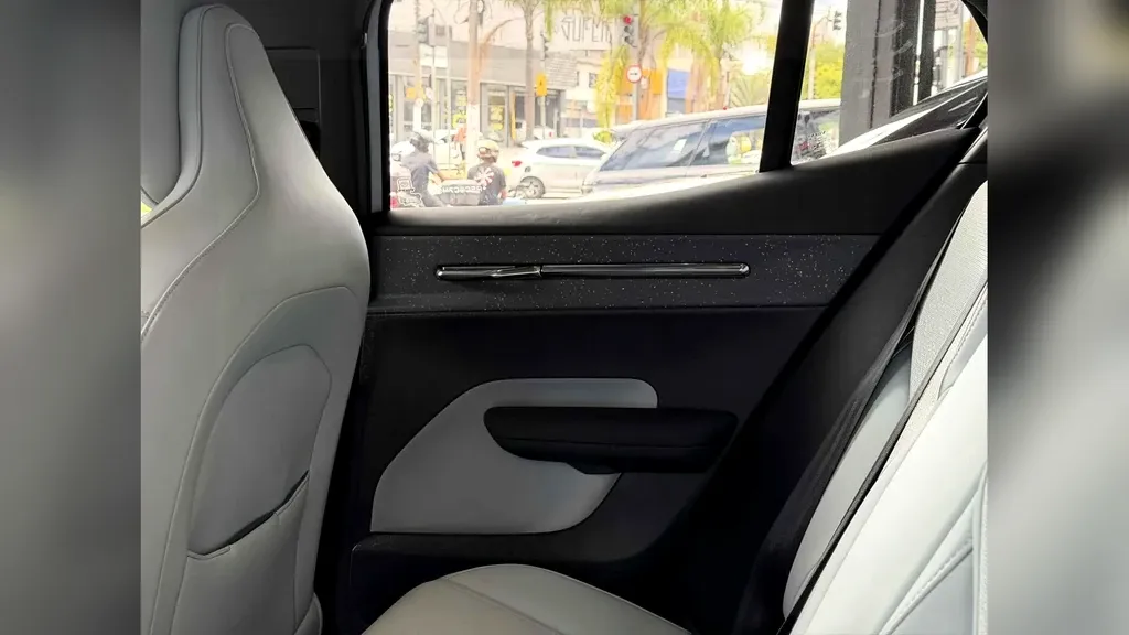 Volvo EX30 - Imagem 9