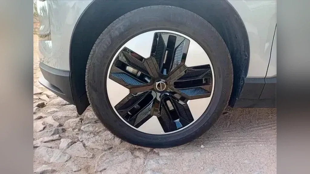 Volvo EX30 - Imagem 19