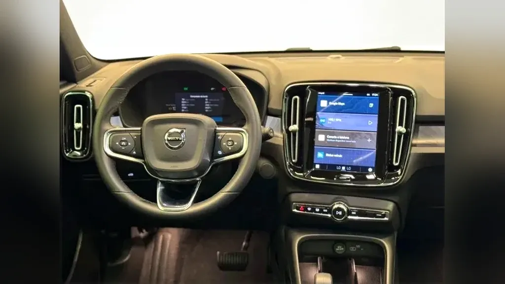 Volvo XC40 Recharge - Imagem 7