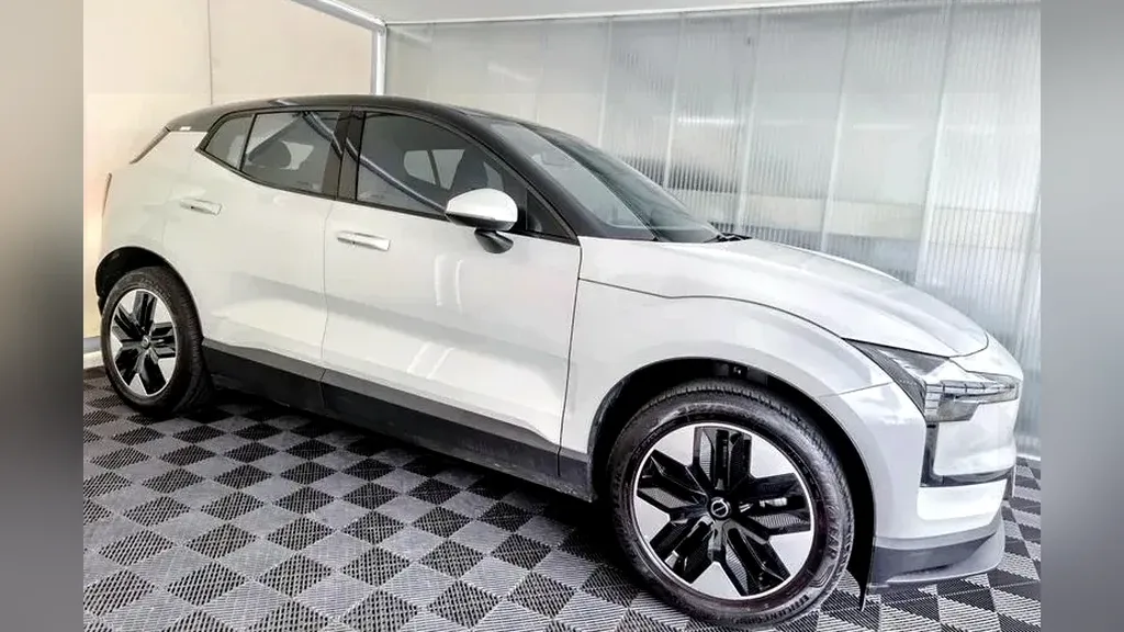 Volvo EX30 - Imagem 3